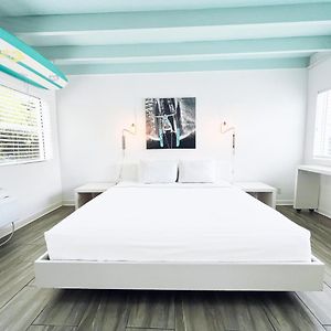 One-Bedroom King Suite